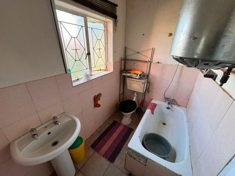 House For Sale in Roodepan - Photo 10