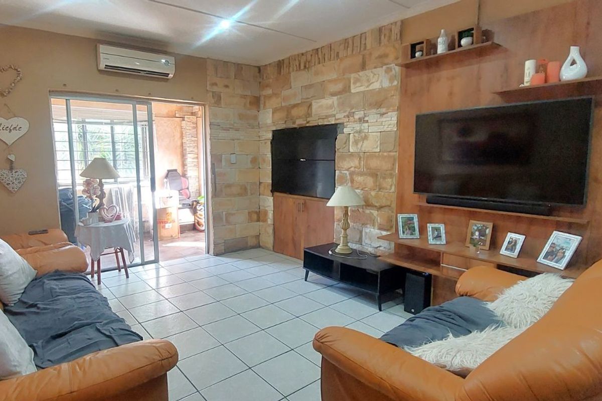 House For Sale in Pine Acres - Photo 5