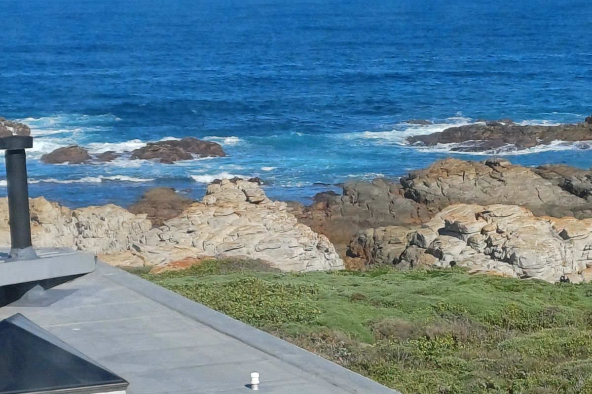 House For Sale in Cape St Francis Central - Photo 2