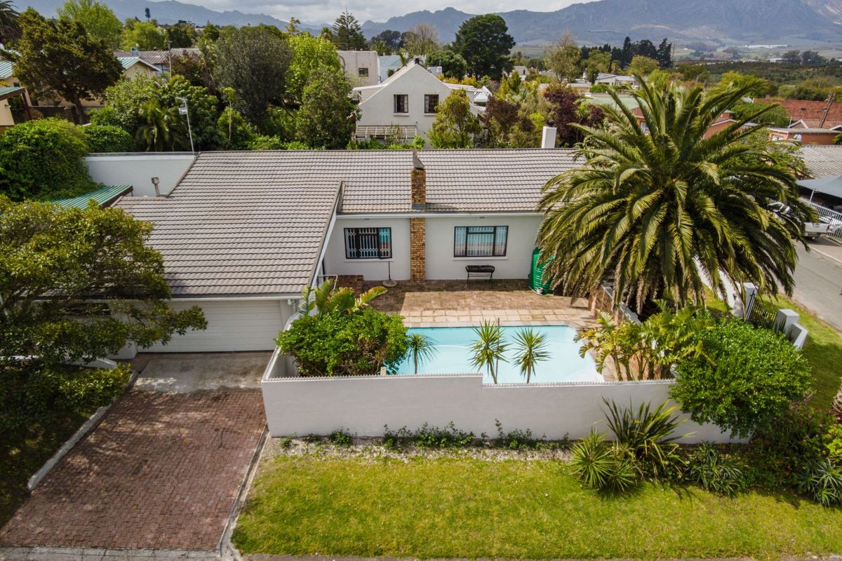 House For Sale in Grabouw Central - Photo 4