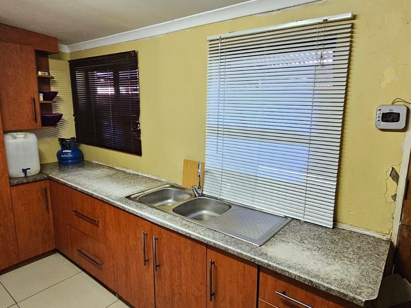 House For Sale in Roodepan - Photo 8