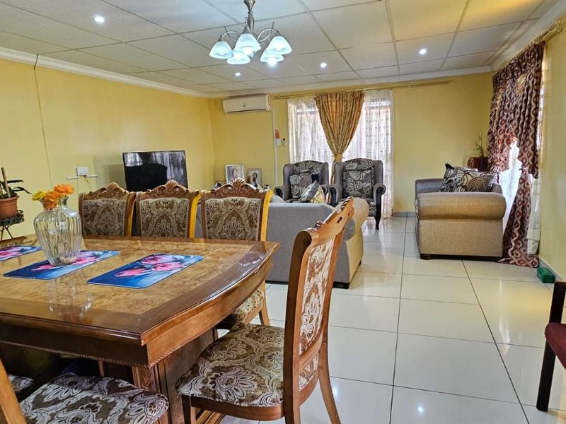 House For Sale in Roodepan - Photo 5