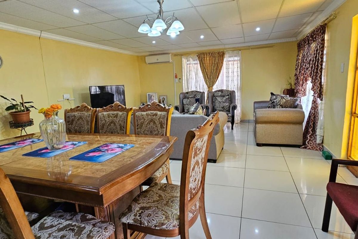 House For Sale in Roodepan - Photo 5