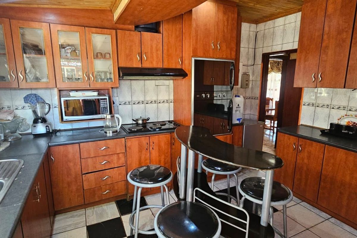 House For Sale in De Beers - Photo 4