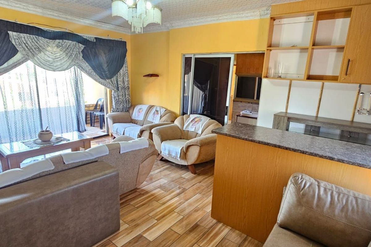 House For Sale in De Beers - Photo 3