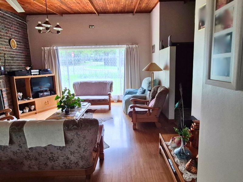 House For Sale in Valhalla - Photo 10