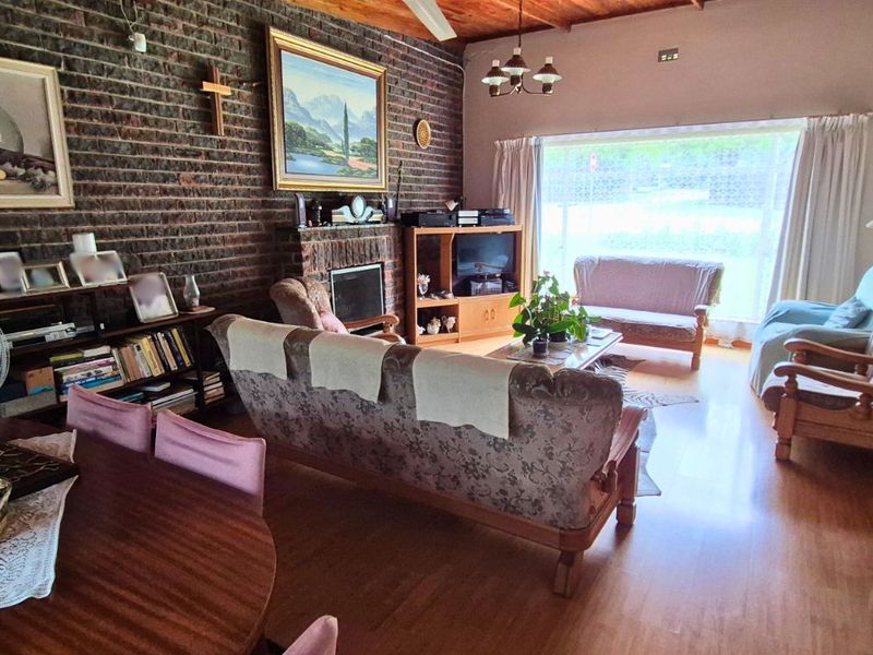 House For Sale in Valhalla - Photo 9