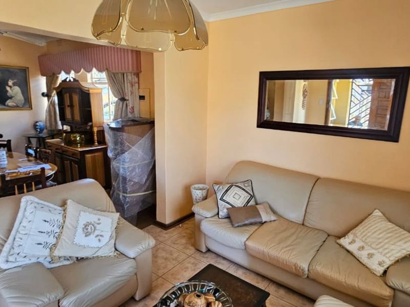 House For Sale in Roodepan - Photo 5