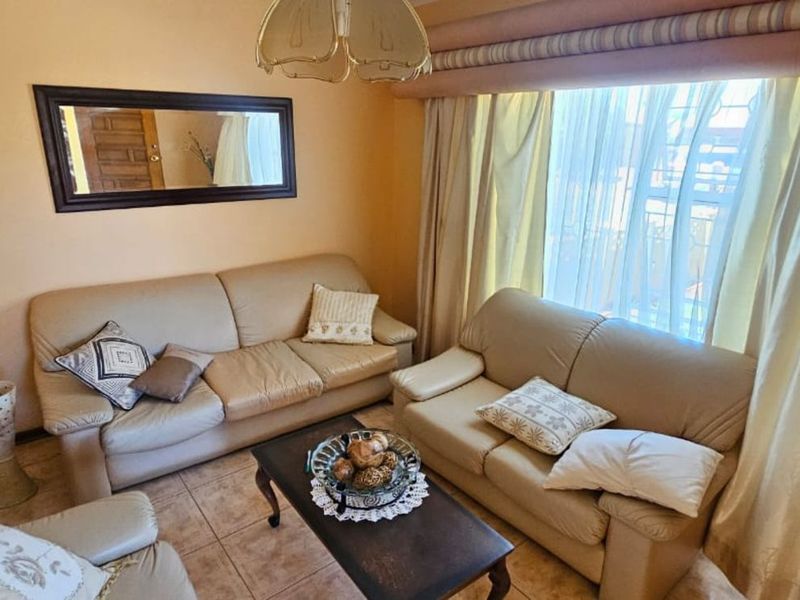 House For Sale in Roodepan - Photo 6