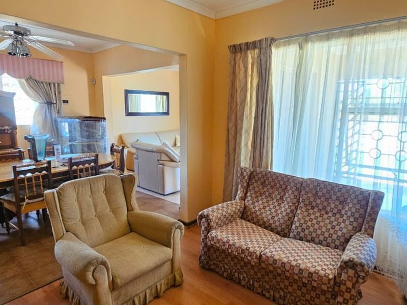 House For Sale in Roodepan - Photo 3