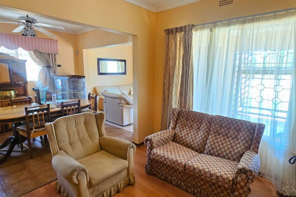 House For Sale in Roodepan - Photo 3
