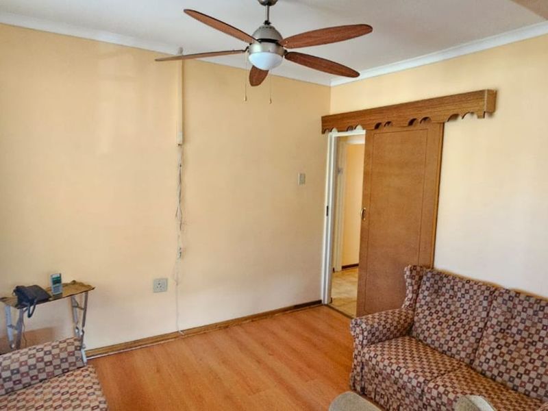 House For Sale in Roodepan - Photo 4