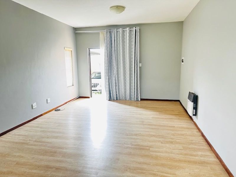 Apartment For Sale in Terra Nova - Photo 2