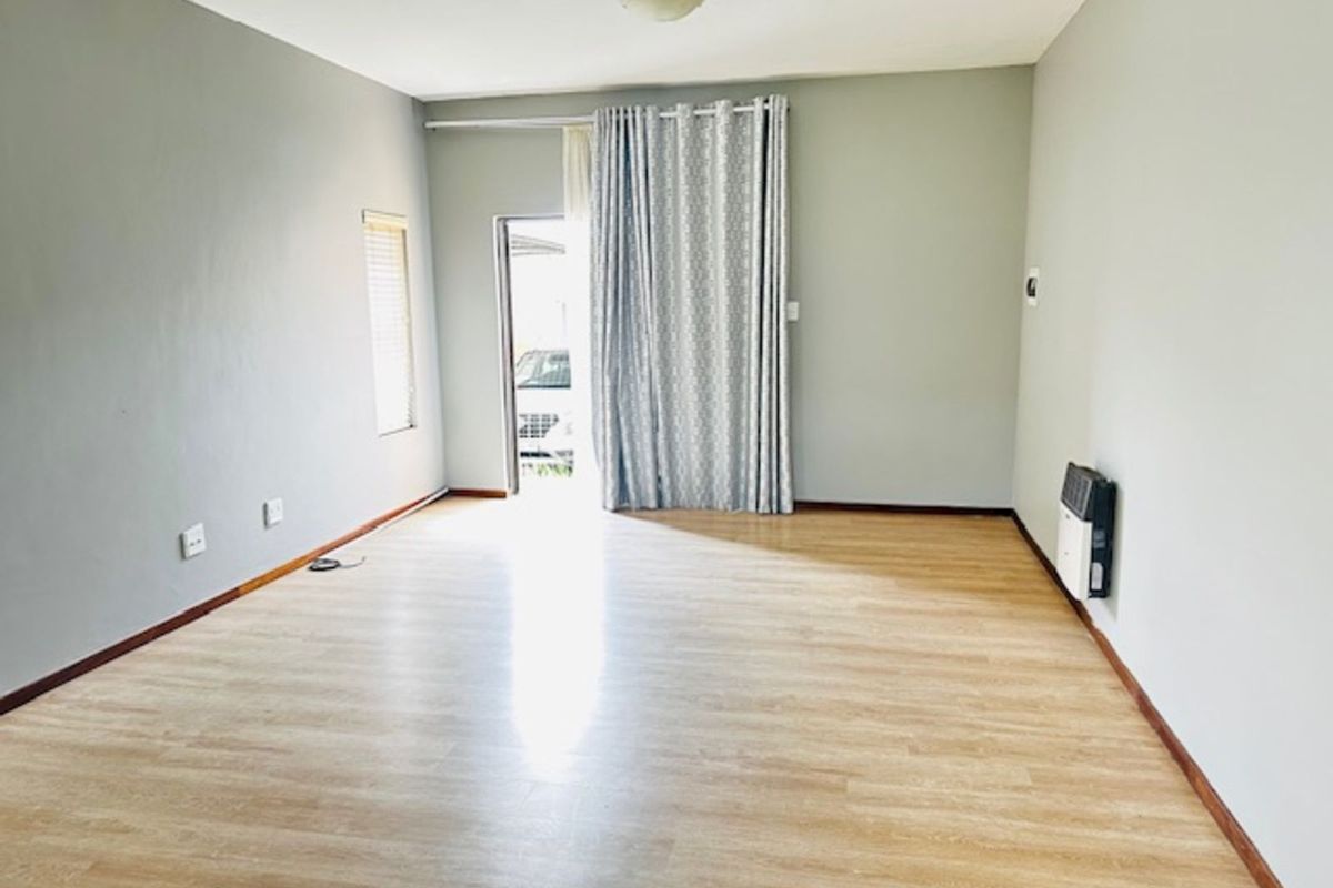 Apartment For Sale in Terra Nova - Photo 2