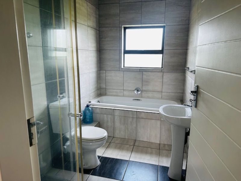 Apartment For Sale in Terra Nova - Photo 4