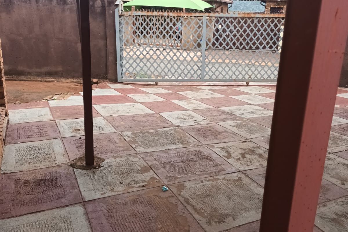 Townhouse For Sale in Soshanguve Ext - Photo 3