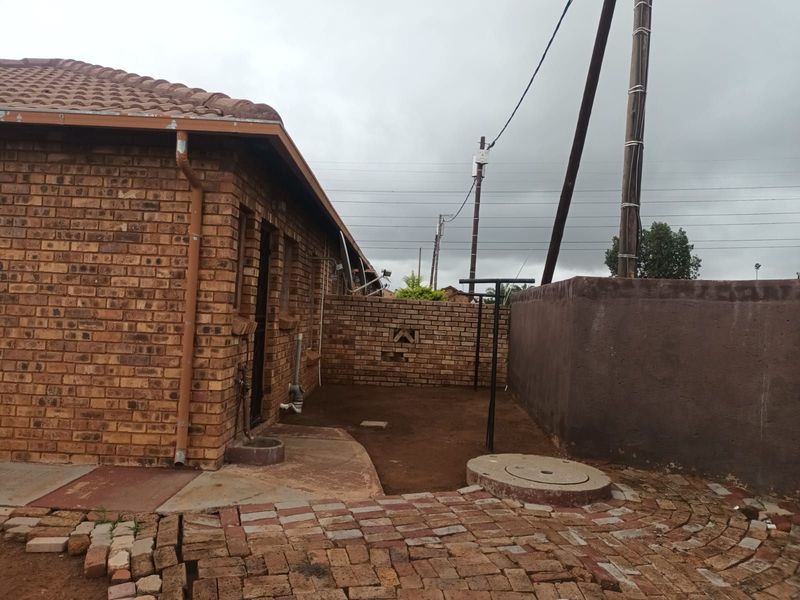 Townhouse For Sale in Soshanguve Ext - Photo 10