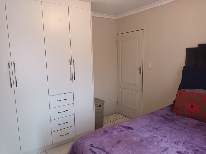 Townhouse For Sale in Soshanguve Ext - Photo 9