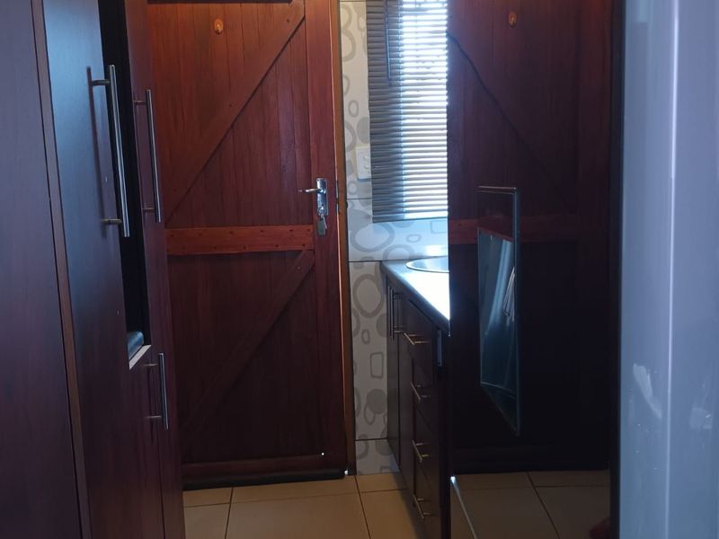 Townhouse For Sale in Soshanguve Ext - Photo 4