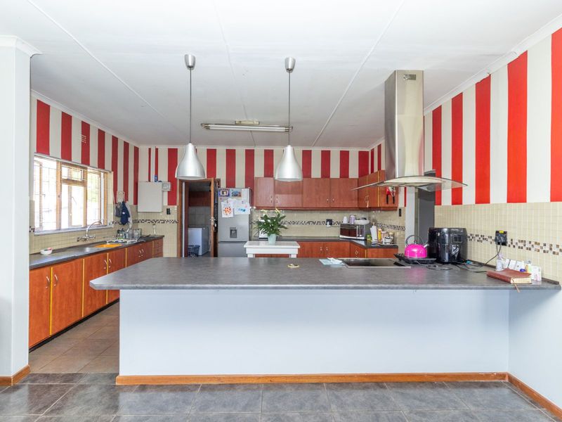 House For Sale in Ashton Central - Photo 8