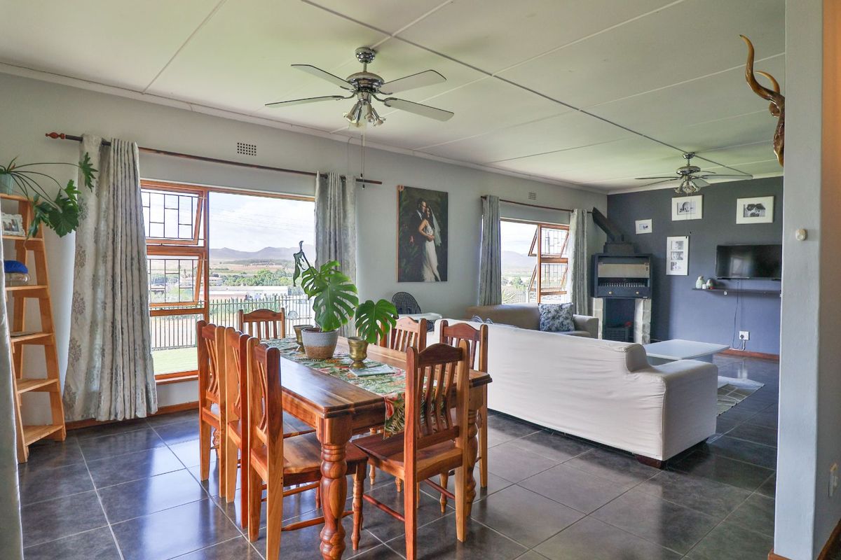 House For Sale in Ashton Central - Photo 2