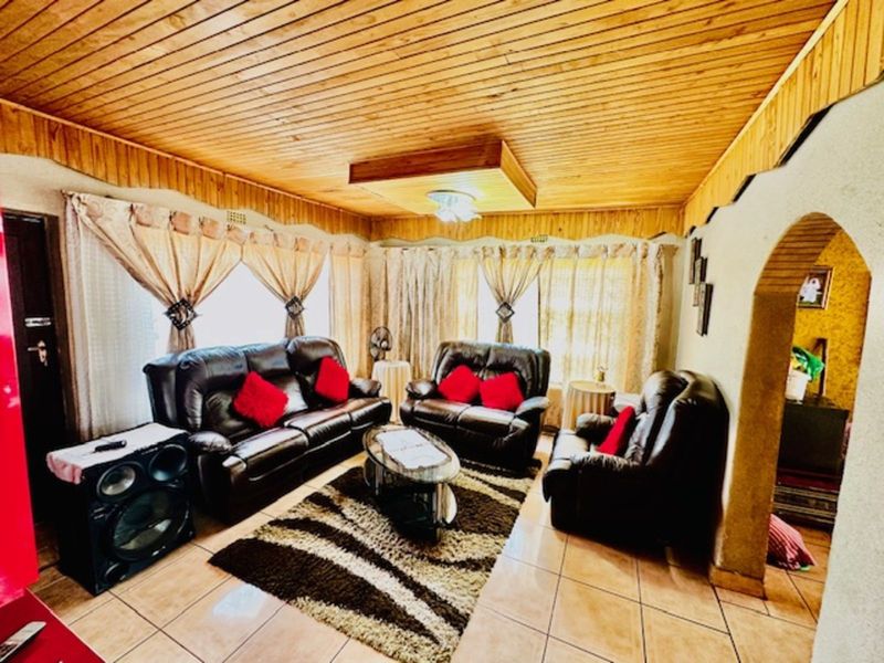 House For Sale in Embalenhle - Photo 7