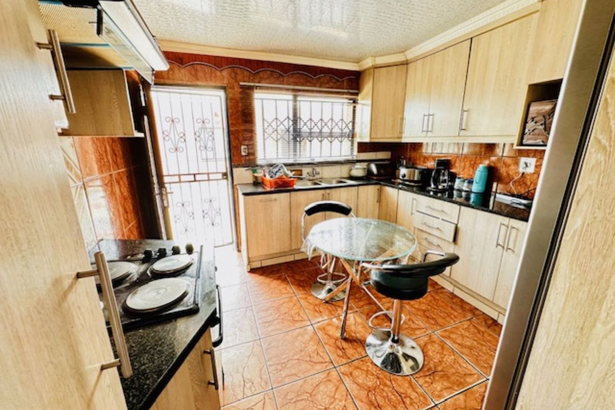 House For Sale in Embalenhle - Photo 4