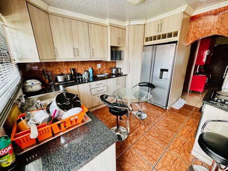 House For Sale in Embalenhle - Photo 5