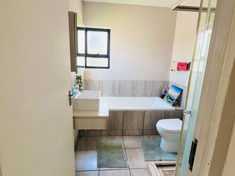 Apartment For Sale in Beverley - Photo 10