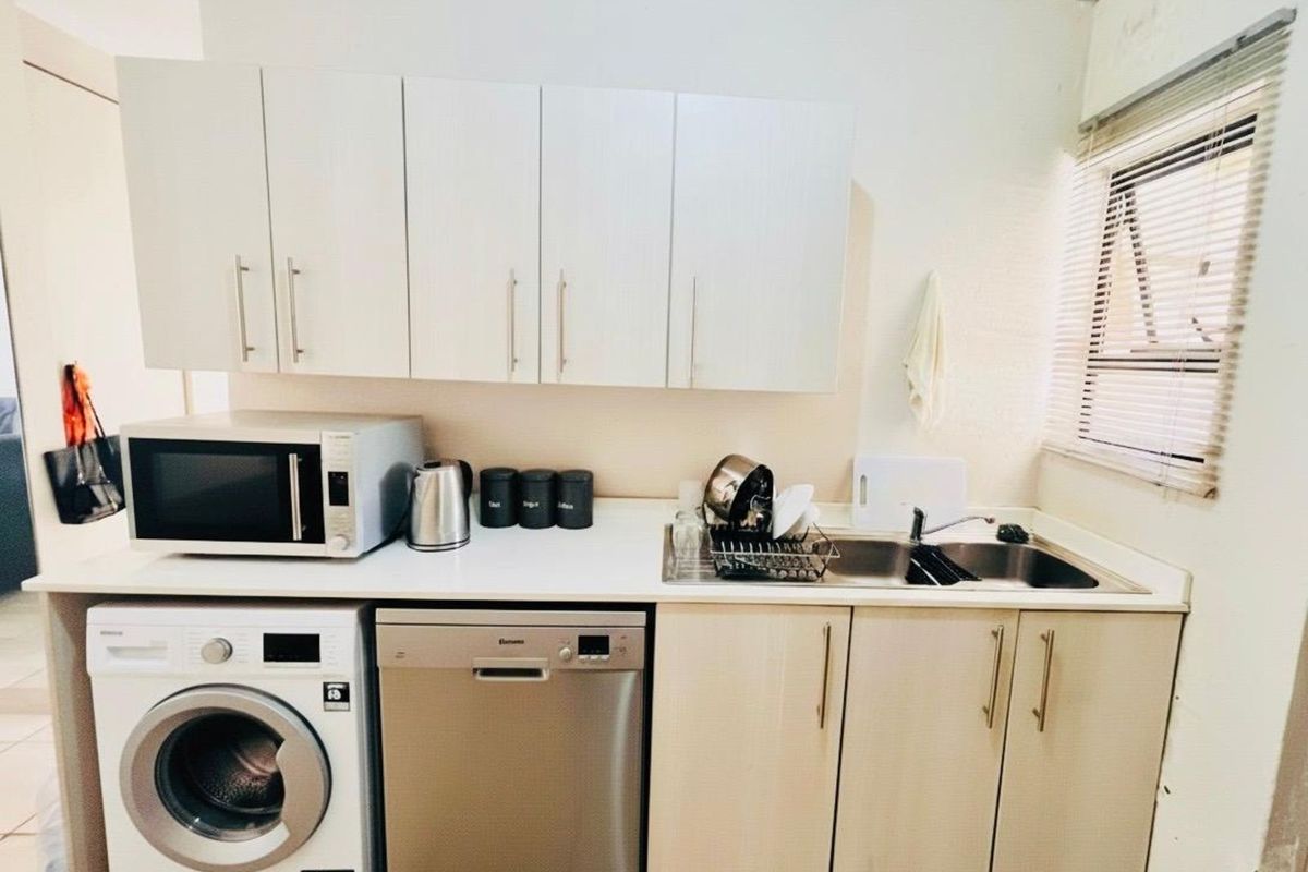 Apartment For Sale in Beverley - Photo 2