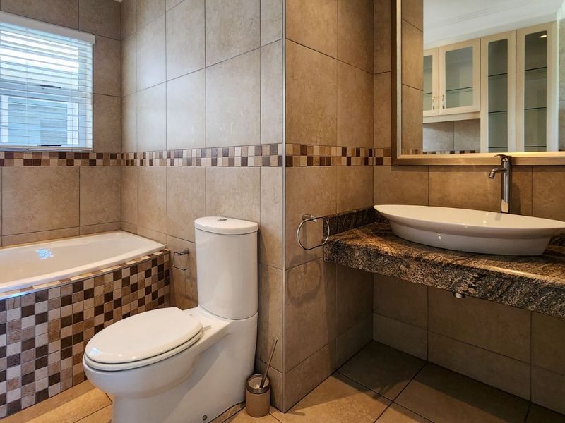 Townhouse For Sale in Umhlanga Central - Photo 8