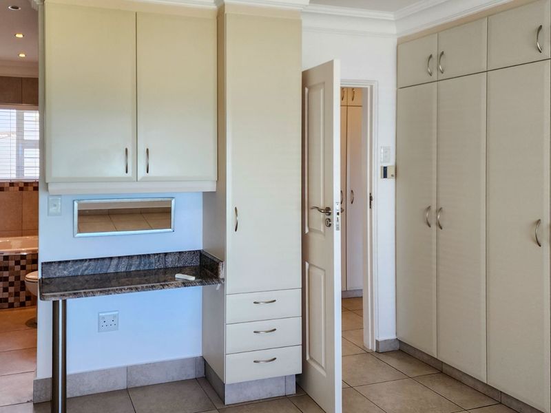 Townhouse For Sale in Umhlanga Central - Photo 7