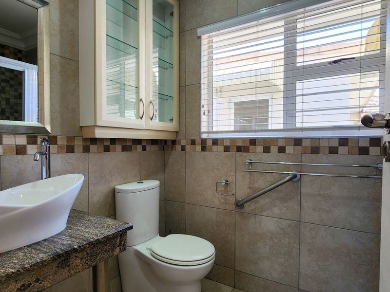 Townhouse For Sale in Umhlanga Central - Photo 4