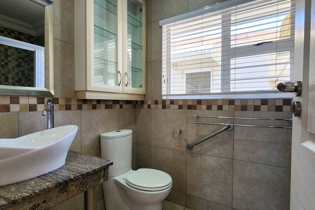 Townhouse For Sale in Umhlanga Central - Photo 4