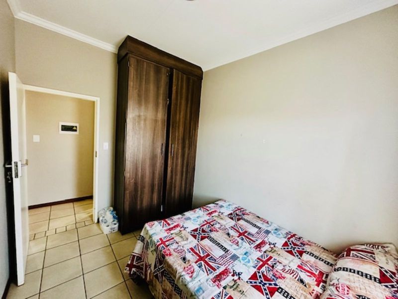 Townhouse For Sale in Terra Nova - Photo 9