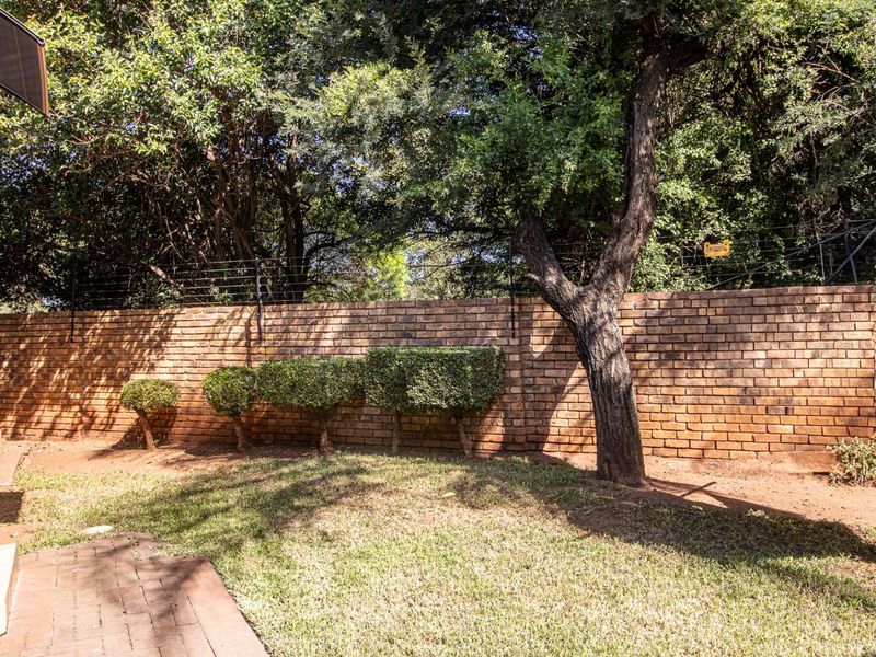 Townhouse For Sale in Doornpoort - Photo 3