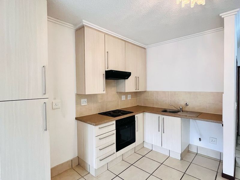 Apartment For Sale in Lonehill - Photo 9