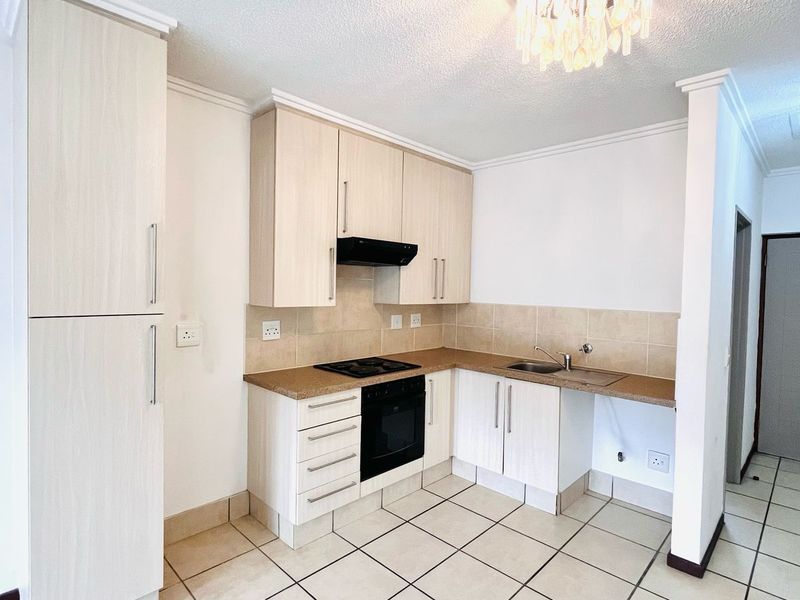 Apartment For Sale in Lonehill - Photo 8