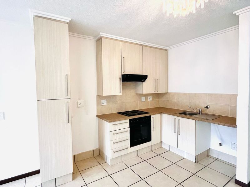 Apartment For Sale in Lonehill - Photo 7