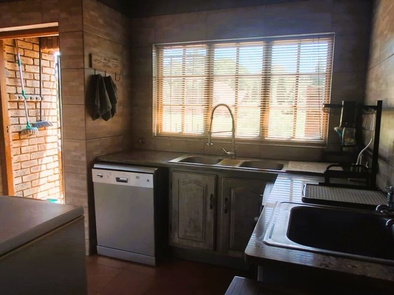 House For Sale in Newlands - Photo 10