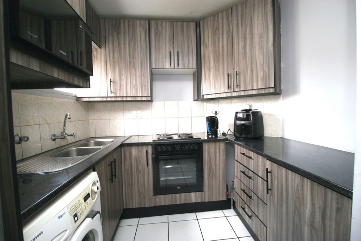 Apartment For Sale in Bromhof - Photo 4