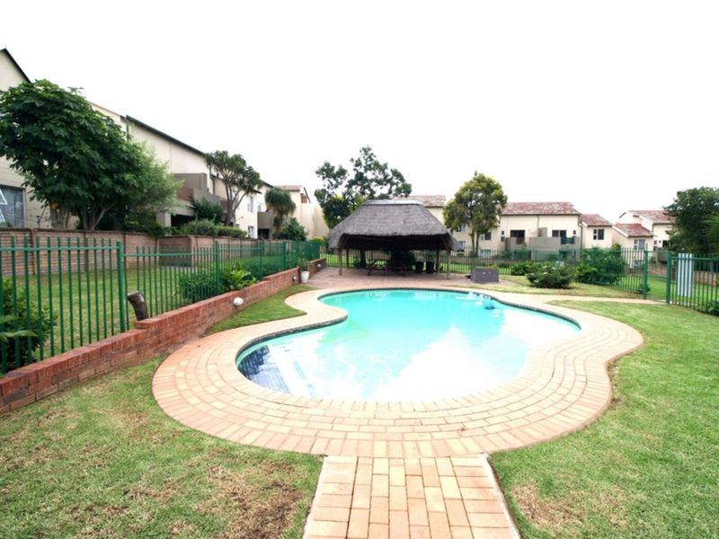 Apartment For Sale in Bromhof - Photo 3