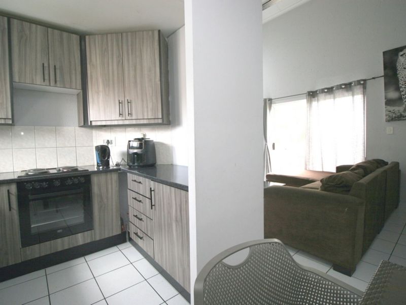 Apartment For Sale in Bromhof - Photo 7