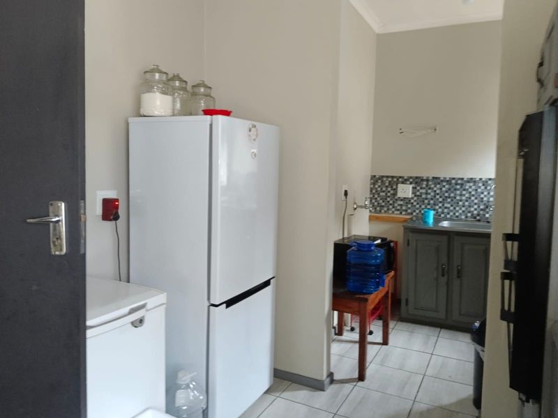 House For Sale in Bester - Photo 5