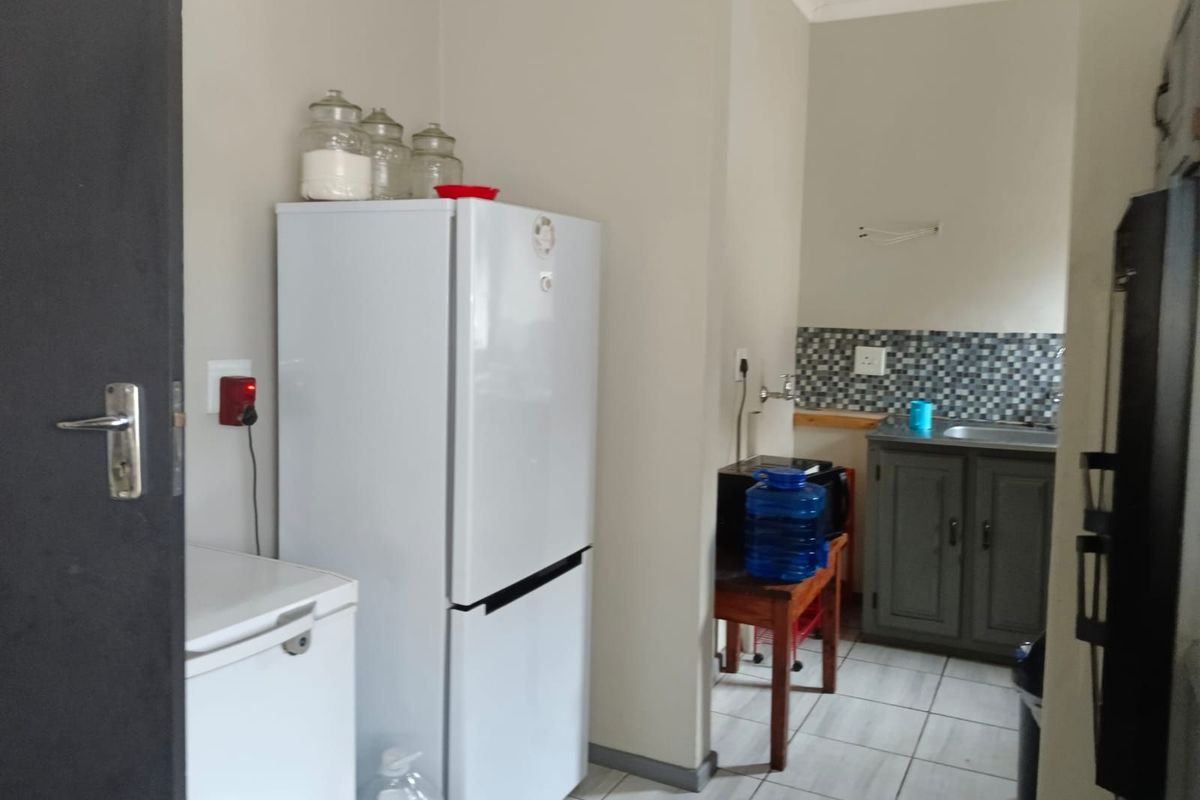 House For Sale in Bester - Photo 5