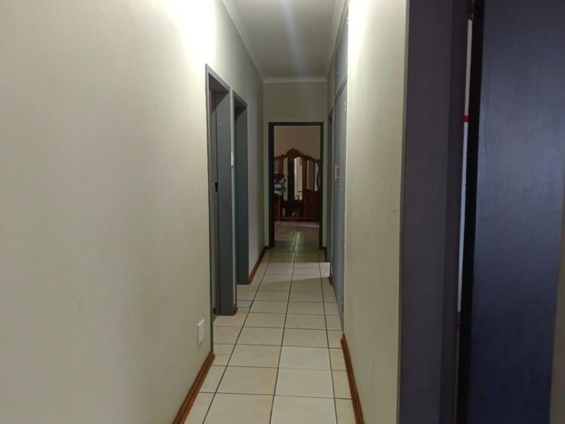 House For Sale in Bester - Photo 7