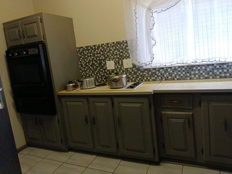 House For Sale in Bester - Photo 3