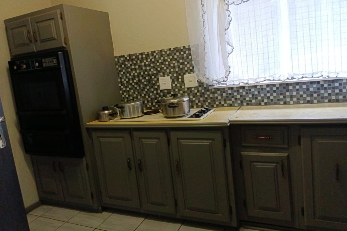 House For Sale in Bester - Photo 3