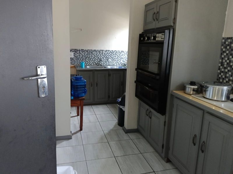 House For Sale in Bester - Photo 4