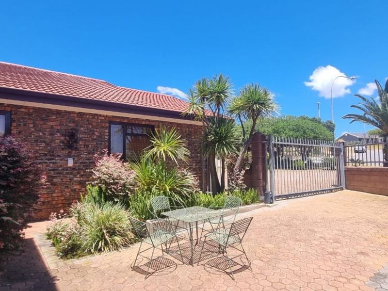 House For Sale in Hartenbos Heuwels - Photo 2